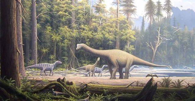 恐龍成為地球的主導，數量種類逐漸繁盛