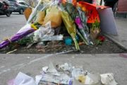 蠟燭打碎，標語撕壞！曼哈頓華埠女血案悼念現場，遭惡意破壞！仇恨犯罪在繼續&#8230;