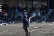 直擊南非暴亂現場：從最富庶到最混亂，「非洲明珠」何以淪落到今天？
