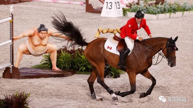 連人都覺得相撲障礙物有點可怕，更何況是馬呢？