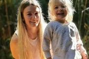 紐西蘭媽媽帶4歲女兒做了一件事，遭萬人抨擊，有人發死亡威脅