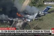 奇蹟！德州飛機墜毀摔個粉碎，機內21人全部安全走下飛機