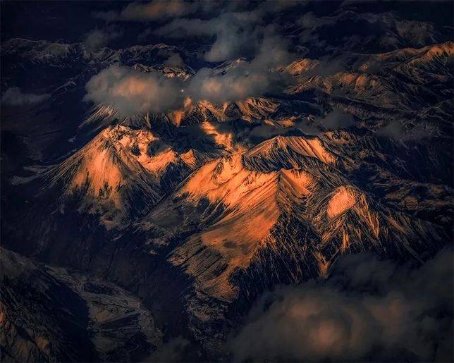 童江川-喜馬拉雅山脈暮色-銅牌-中國