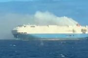 載有近4000輛保時捷蘭博基尼名車的貨輪在海上著火？！心疼了