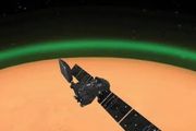 火星大氣層中泛著點點綠光，因為氧氣的作用而產生