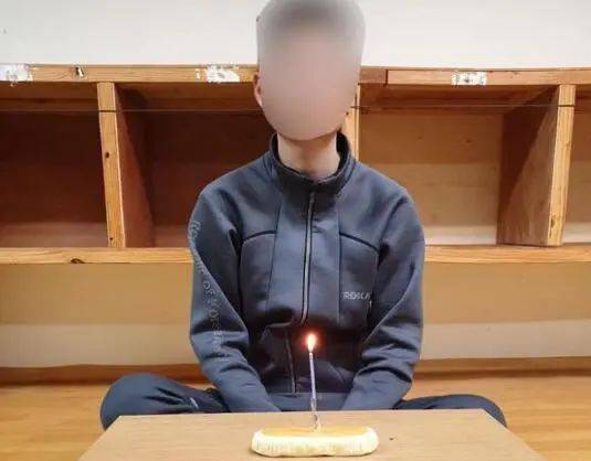 ● 韓國隔離軍人簡陋的生日「蛋糕」