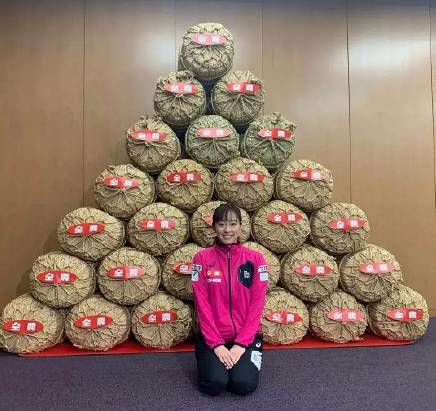 日本女乒選手石川佳純獲贈6噸大米