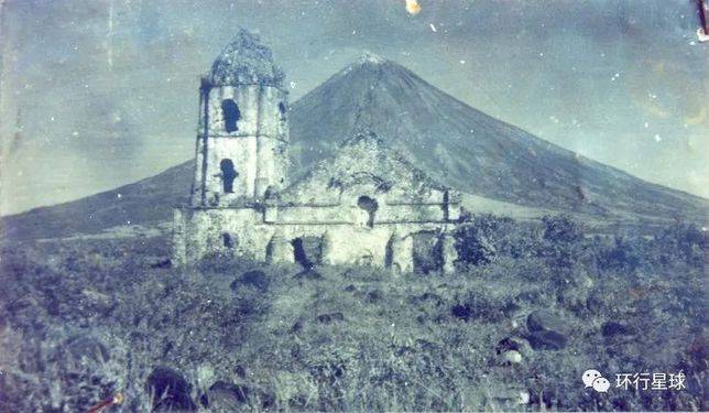 上世紀噴發後的馬榮火山和教堂