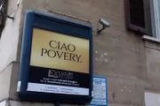 羅馬驚現「再見，窮人」廣告牌，激怒當地居民