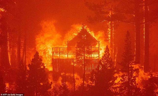 南太浩湖的林間小屋被大火燒燬