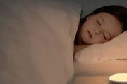 睡覺開小夜燈會影響孩子睡眠嗎？