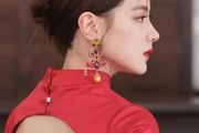 泰國女星平采娜，紅旗袍寫真超美