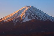 東加火山爆發，日本人又開始擔心富士山了