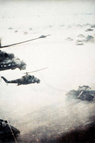 （上圖）在阿富汗作戰的米-24直升機