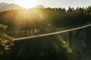 加拿大最高懸索橋5月重開！山地小鎮戈爾登是戶外冒險者天堂