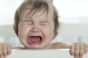 為什麼小寶寶都愛假哭？背後藏著你不知道的腦科學真相