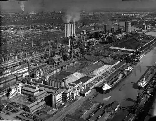 福特紅河工廠其鼎盛期，超過2平方英里的廠房內有多達9萬工人在同時工作